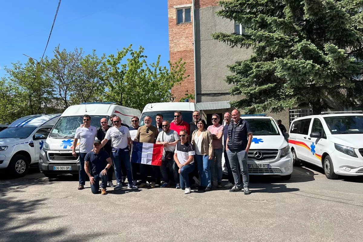Neuf ambulances livrées en Ukraine