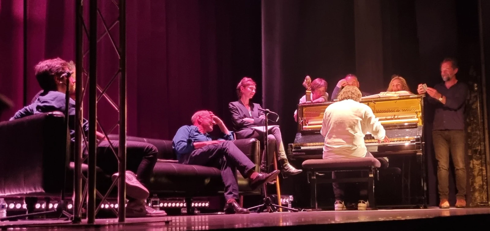 « Un soir en Absurdie » au Théâtre de l’Œuvre au bénéfice d’AMCFU